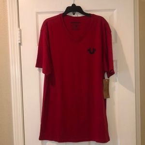 NWT Mens Size Large V-neck Red True Religion T-shirt